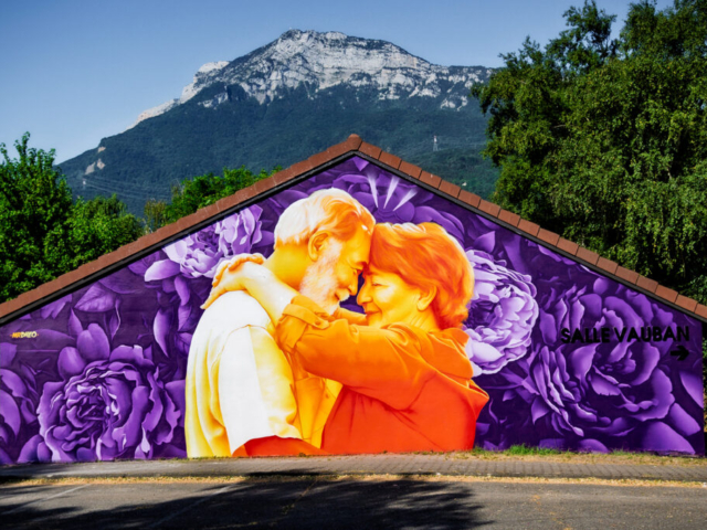 MrDheo - "Unconditional" - Grenoble, France 2025 MrDheo - "Unconditional" - Grenoble, France 2025 (arte urbana/street art/graffiti/mural)
